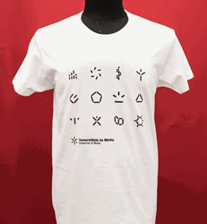 Imagens de Tshirt Símbolos Escolas - branca